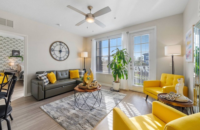Modern 2-Bed/2-Bath Tampa Apartment: Comfort Meets Convenience
