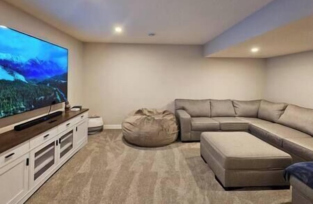 Modern 2 bedroom with hot tub