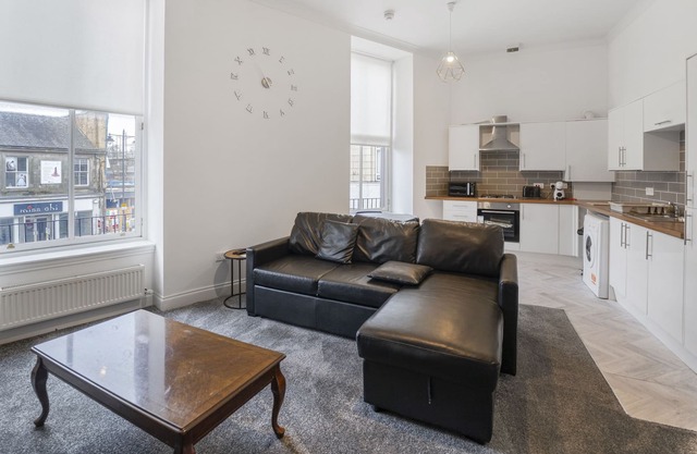 Modern 2 Bed City Centre Apartment