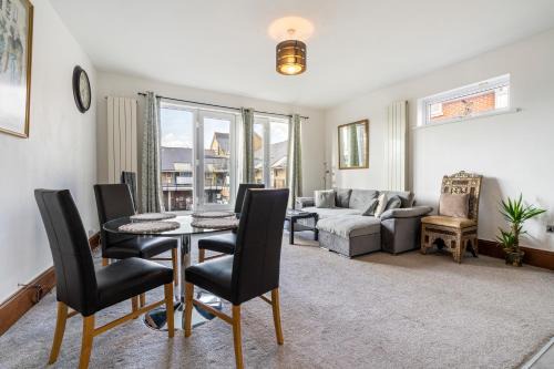 Modern 2 bedroom apartment in Mitcham, London