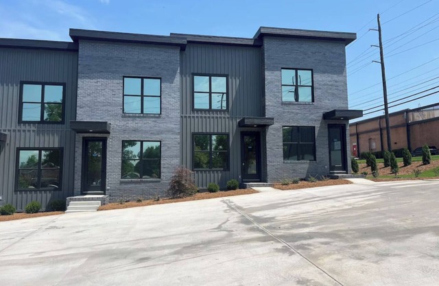 Modern 2 Bedroom Condo steps away from Downtown Dalton