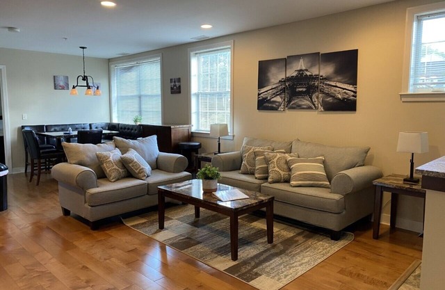 Modern 2 Bedroom Apartment- Close to Ellicottville Village!