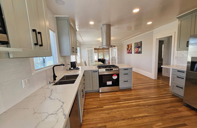 Modern 2 beds 1 bath house in a prime Bay Area location