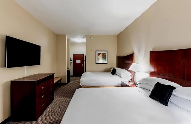 Modern 2 King Beds Room | Red Lion Inn & Suites, Free Parking! Near Baker Hotel
