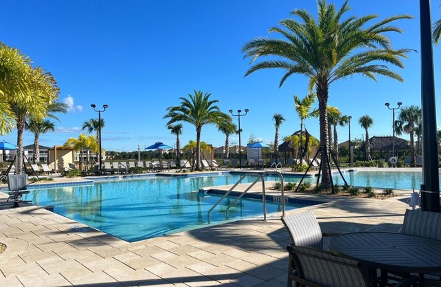 Modern 2bdrm Condo-ChampionsGate