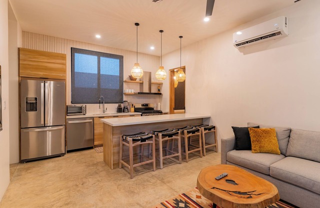 Modern 2BR/1BA – Walk 2 Beach, Sleeps 6