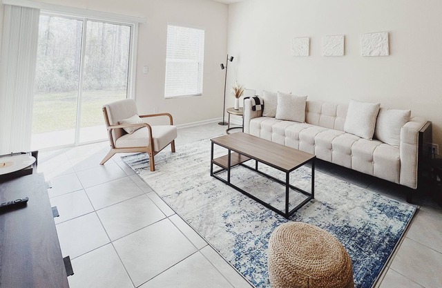 Modern 2BR/2.5BA- Perfect for Family/Group Getaway