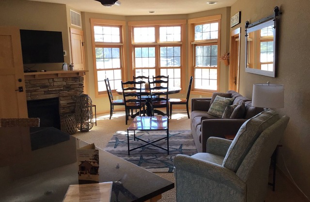 Modern 2BR/2BA Condo at Northernaire Resort – Steps from the Lake & Trails!