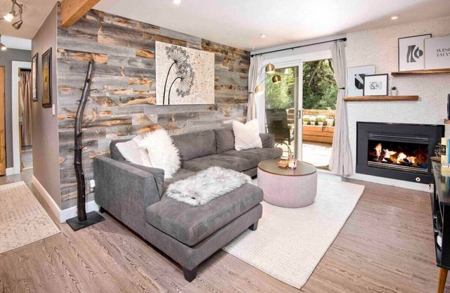 New! Modern Riverfront 2BR Condo Near Beaver Creek