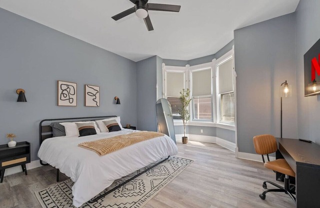 Modern 2BR Apartment | Minutes from UC & Downtown