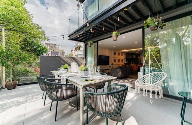 Modern 2BR Condesa w/ Private Balcony/Gym/Rooftop
