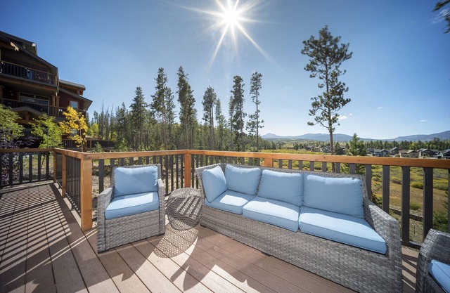 Breathtaking Mountain Views & Summer Fun