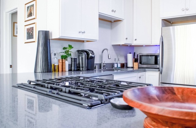 Modern 2BR Gem Central San Diego Location, AC, Private Yard, Parking & Laundry