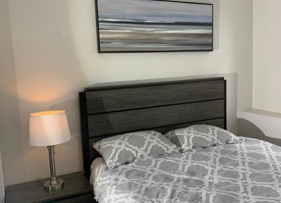 Modern 2BR Guest House in North Nanaimo