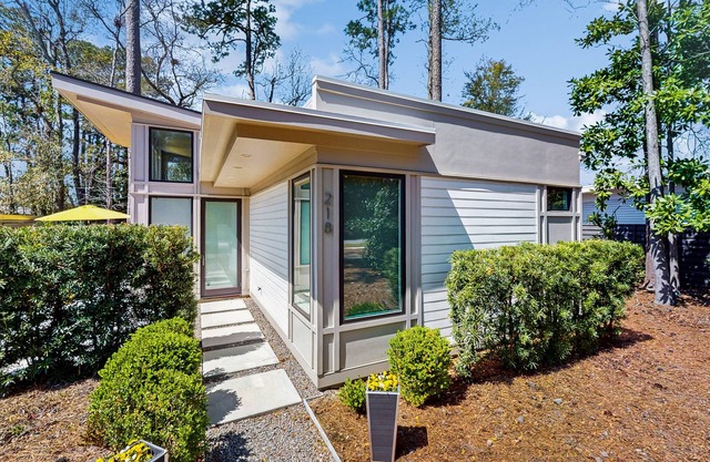 Modern 2BR home 5 min from Wrightsville Beach
