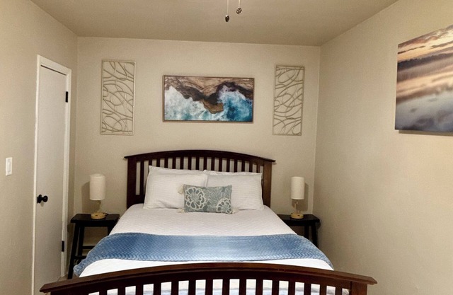 Modern 2BR Home Cold AC Near Ft Bliss, Downtown & UTEP -100-Yr Charm
