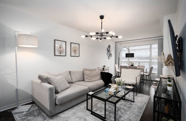 Modern 2BR Style + Balcony in Downtown Toronto