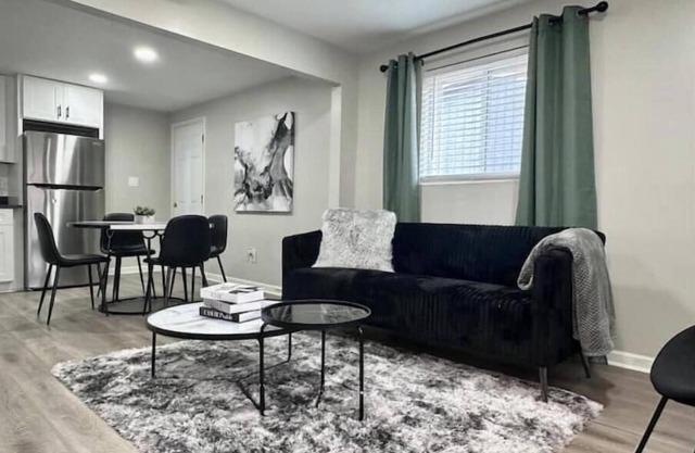 Modern 2BR Stylish Retreat B Downstairs