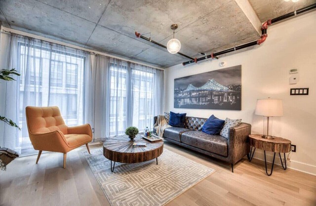 2 BD Modern Unit-Old Montreal F3