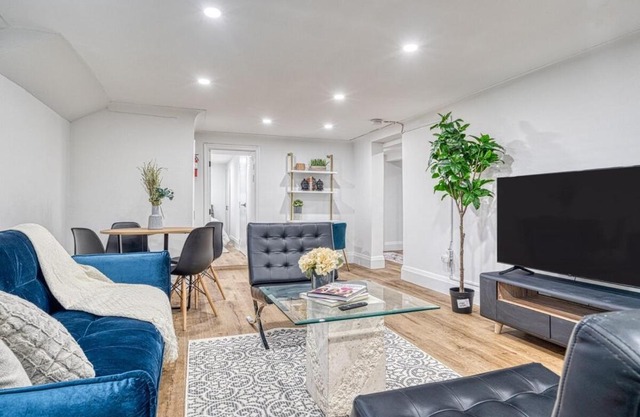 Modern 3 Bdr Homeapt Mins To Notlwineriesfalls