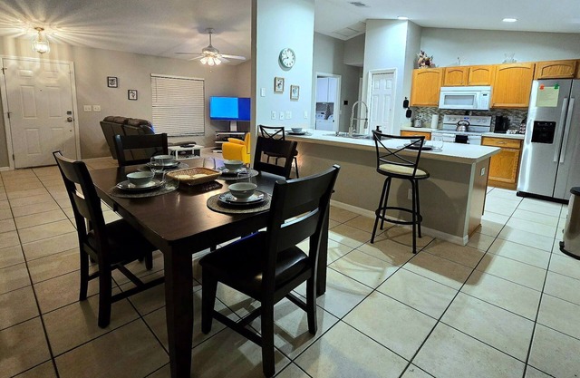 Comfy 3 bed Pet Friendly, min to Downtown, Withlacoochee Trail Head and lakes