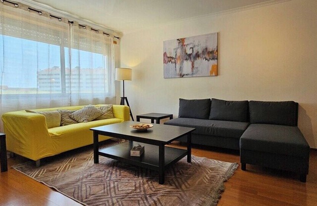 Modern 3 Bed Flat - Beaches, Expo & City Fun - Your Gateway to Lisbon