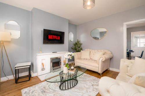 Modern 3 bed minutes from the A1 & the Races!