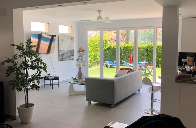Modern 3 Bed Villa - Golf Side, Own Pool, sleeps 6, Mar Menor Golf Resort