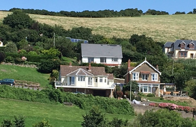 Moderner Bungalow mit 3 Schlafzimmern und fantastischem Blick über die Bucht von Combe Martin