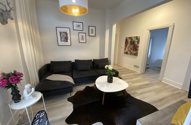 Modern 3 Bedroom - Close to DT