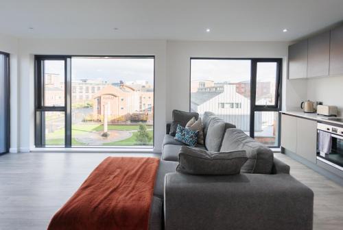 Modern 3 Bedroom Flat in Belfast City Center