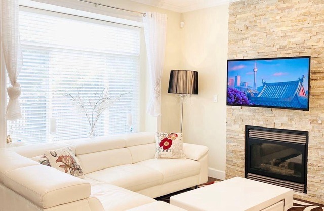 Modern 3-bedroom home in Vancouver Central Near Airport