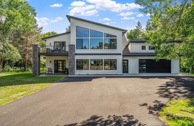 Modern 3-bedroom House on Private Wooded Lot