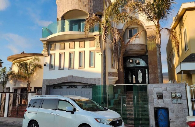 Modern 3-bedroom house in Ensenada