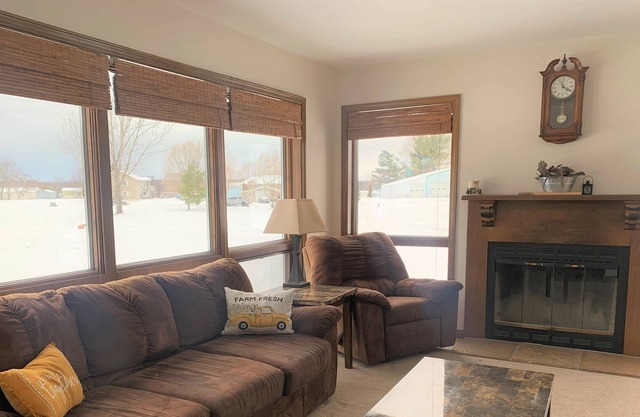 Modern 3 Bedroom Home nestled along Vineyard with River and Bridge Views