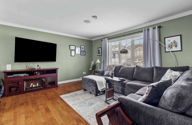 Modern 3+BR Spectacular City Views in the West End