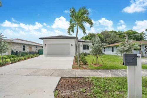 Modern 3BED 2BATH House in Fort Lauderdale