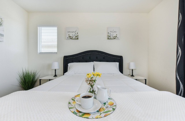 Modern 3BR/2BA Perfect for Longer Stays