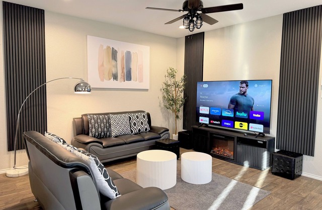 Modern 3br/2ba with 3 king beds · Pool · Pets OK!