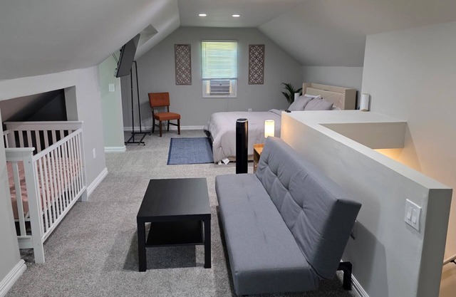 Modern 3BR Getaway Near STL Attractions – Family-Friendly Comfort!