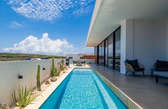3 Mins to beach Paseo de Playa 20 by Bocobay