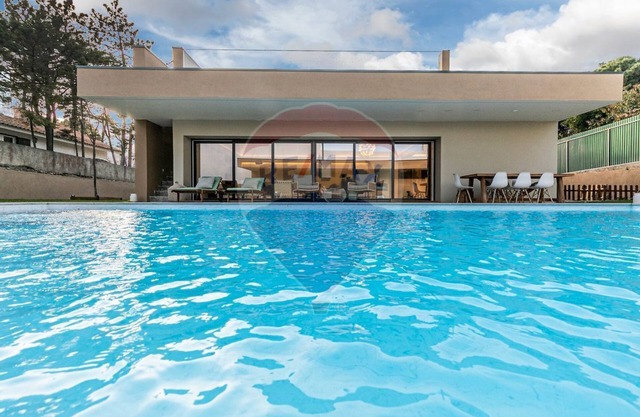 Modern 4-Bed Villa 4K beach 30k Lisbon