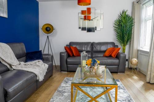 Modern 4 Bedroom Detatched House