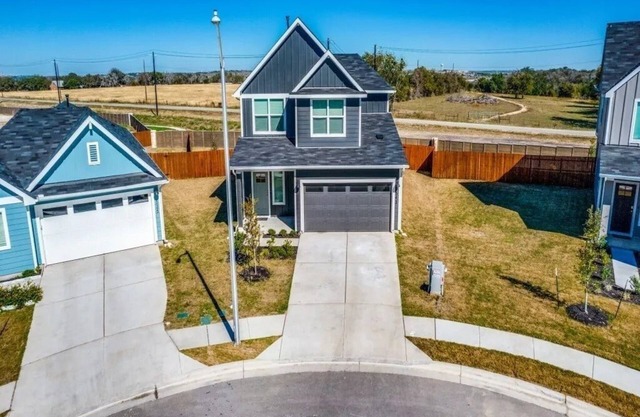 Modern 4BR, 2.5BA Home in Quiet Rural Setting Near Kyle, Lockhart, San Marcos!