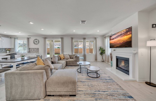 Modern 4BR｜Fully furnished｜Spacious Backyard｜Pets Okay｜Garage Access #41559