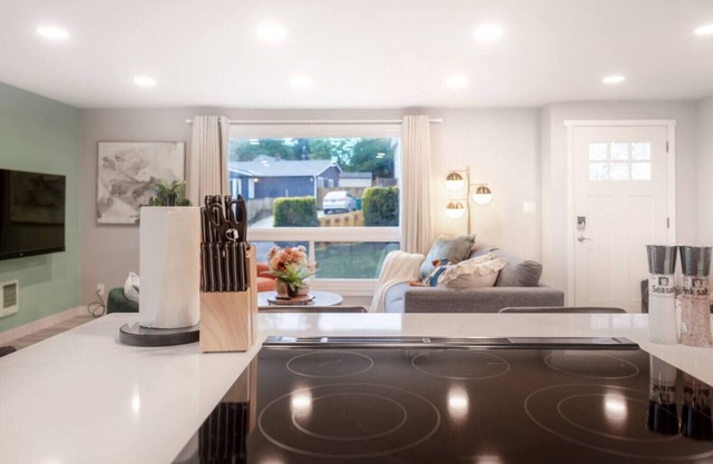 Modern 5BR 3BA Remodeled Home with BBQ Backyard