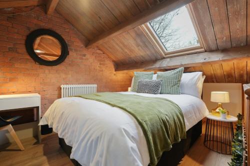 Modern 5BR Victorian Home in Liverpool