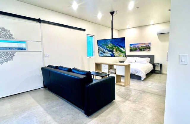 Modern Accessible Studio Home w/ Yard SolMod#3