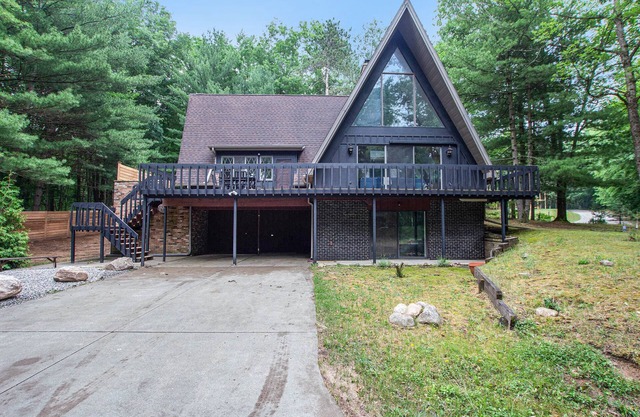 Modern Aframe with Hot Tub and Lake Access