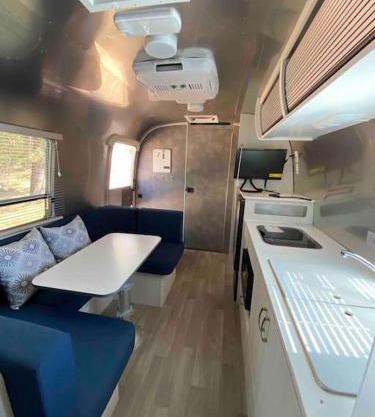 Modern Airstream with amazing view - 10 to 15 minutes from Kings Canyon National Park